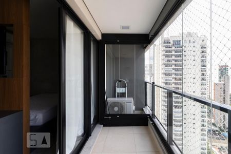 Studio para alugar com 38m², 1 quarto e 1 vaga Studio para alugar com 38m², 1 quarto e 1 vagaVaranda