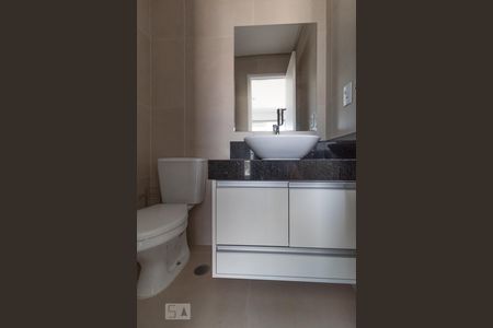 Banheiro de kitnet/studio para alugar com 1 quarto, 32m² em Centro, Osasco