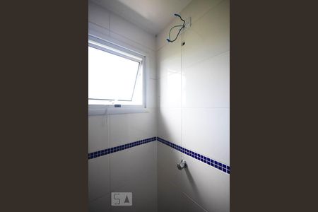 Detalhe do banheiro de apartamento para alugar com 2 quartos, 46m² em Jardim Ampliação, São Paulo