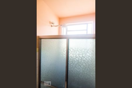 Banheiro de apartamento para alugar com 1 quarto, 43m² em Farroupilha, Porto Alegre