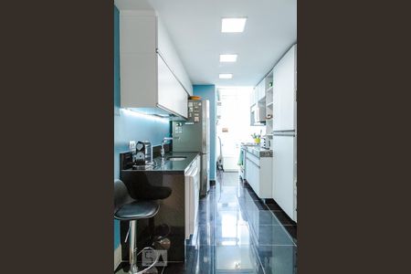 Apartamento à venda com 103m², 2 quartos e 2 vagasCozinha