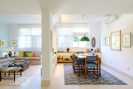 Apartamento à venda com 103m², 2 quartos e 2 vagasSala