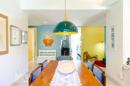 Apartamento à venda com 103m², 2 quartos e 2 vagasSala