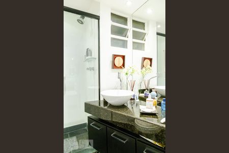 Apartamento à venda com 103m², 2 quartos e 2 vagasBanheiro Social