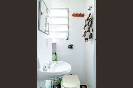 Apartamento à venda com 103m², 2 quartos e 2 vagasBanheiro de Serviço