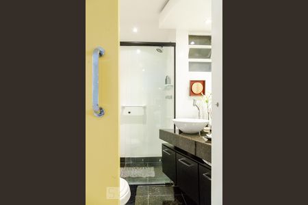 Apartamento à venda com 103m², 2 quartos e 2 vagasBanheiro Social