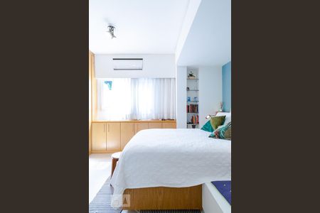 Apartamento à venda com 103m², 2 quartos e 2 vagasQuarto - Suíte