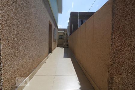 Corredor Lateral de casa à venda com 3 quartos, 170m² em Jardim das Flores, Osasco