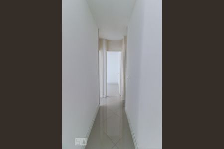 Corredor de apartamento para alugar com 2 quartos, 50m² em Taquara, Rio de Janeiro