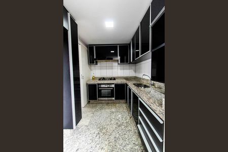 Apartamento para alugar com 70m², 2 quartos e 2 vagas Apartamento para alugar com 70m², 2 quartos e 2 vagasCozinha
