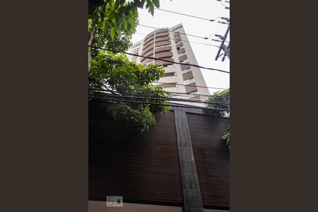 Apartamento para alugar com 70m², 2 quartos e 2 vagas Apartamento para alugar com 70m², 2 quartos e 2 vagasFachada