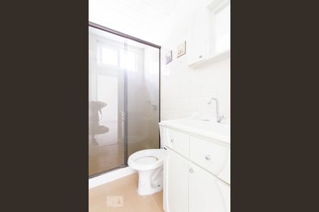 Banheiro de apartamento à venda com 2 quartos, 60m² em Protásio Alves, Porto Alegre