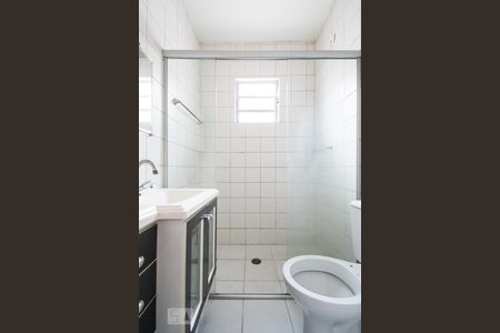 Banheiro de casa para alugar com 1 quarto, 55m² em Vila Marte, São Paulo