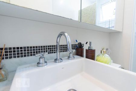 Apartamento para alugar com 69m², 2 quartos e 1 vaga Apartamento para alugar com 69m², 2 quartos e 1 vagaBanheiro Social