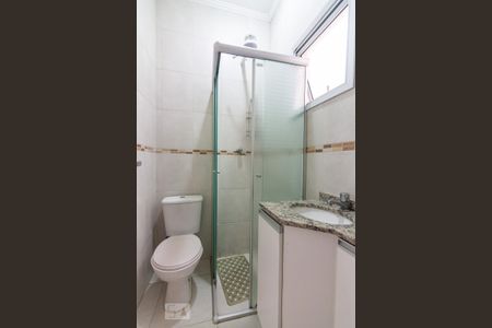 Banheiro da Suite 1 de casa de condomínio à venda com 2 quartos, 94m² em Quitaúna, Osasco