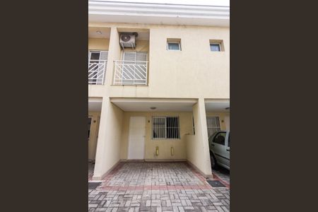 Garagem  de casa de condomínio à venda com 2 quartos, 94m² em Quitaúna, Osasco
