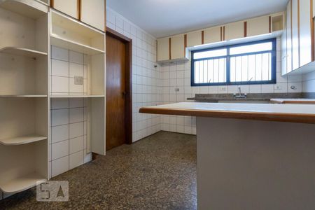 Apartamento à venda com 153m², 4 quartos e 3 vagasCozinha