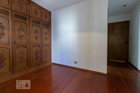 Apartamento à venda com 153m², 4 quartos e 3 vagasQuarto 2 Suite