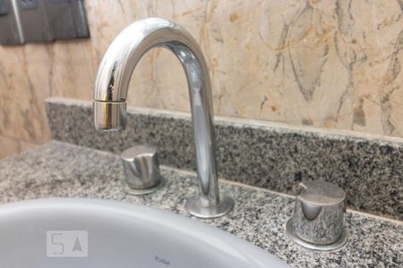 Banheiro de apartamento à venda com 3 quartos, 70m² em Higienópolis, Rio de Janeiro