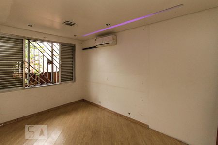 Casa à venda com 304m², 3 quartos e 3 vagassuite 03