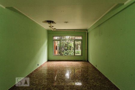 Casa à venda com 304m², 3 quartos e 3 vagassala