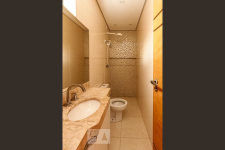 banheiro suite 01 de casa à venda com 3 quartos, 304m² em Vila Prudente, São Paulo