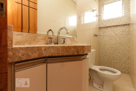 Casa à venda com 304m², 3 quartos e 3 vagasbanheiro suite 02