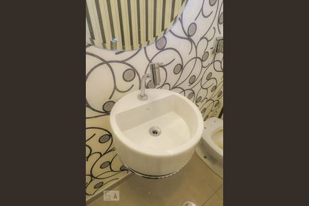 Lavabo  de apartamento para alugar com 1 quarto, 74m² em Itaim Bibi, São Paulo