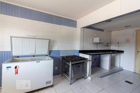 Apartamento à venda com 60m², 2 quartos e 1 vagaCozinha do salão de festas 