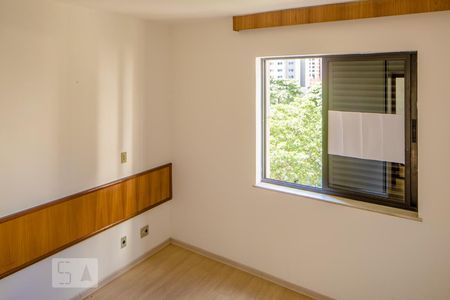Quarto (suíte) de apartamento para alugar com 1 quarto, 50m² em Lourdes, Belo Horizonte