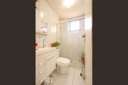 Banheiro de apartamento à venda com 2 quartos, 55m² em Jardim Textil, São Paulo