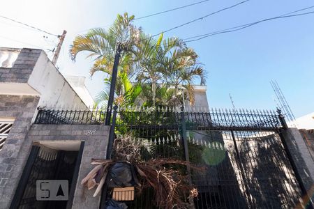 Casa à venda com 260m², 4 quartos e 6 vagas Casa à venda com 260m², 4 quartos e 6 vagasFachada