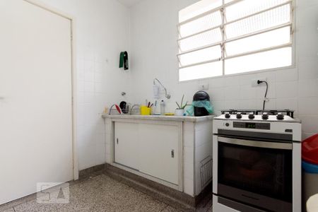 Cozinha de apartamento para alugar com 1 quarto, 50m² em Perdizes, São Paulo