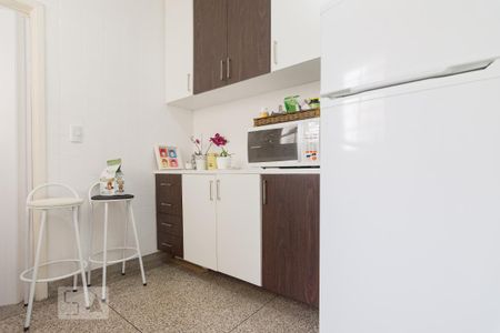 Cozinha de apartamento para alugar com 1 quarto, 50m² em Perdizes, São Paulo