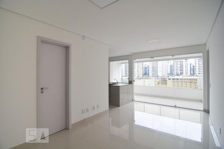 Sala de Apartamento com 1 quarto, 56m² Vila da Serra