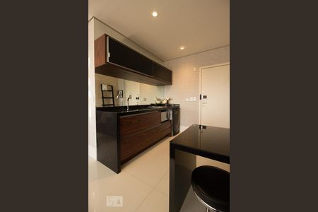 Cozinha de kitnet/studio para alugar com 1 quarto, 55m² em Centro, Curitiba