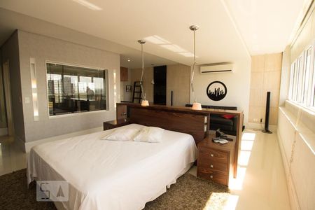 Quarto de kitnet/studio para alugar com 1 quarto, 55m² em Centro, Curitiba