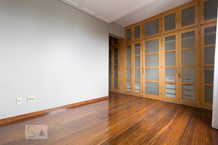 Apartamento à venda com 220m², 4 quartos e sem vagaSuíte 