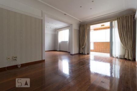 Sala de apartamento à venda com 4 quartos, 220m² em Lourdes, Belo Horizonte