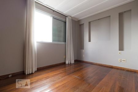 Suíte  de apartamento à venda com 4 quartos, 220m² em Lourdes, Belo Horizonte