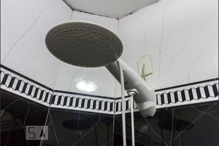 Apartamento para alugar com 100m², 2 quartos e sem vagaChuveiro do Banheiro 