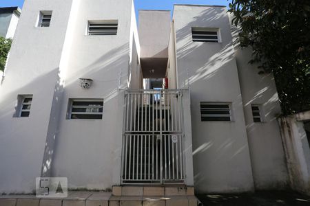 Studio para alugar com 15m², 1 quarto e sem vaga Studio para alugar com 15m², 1 quarto e sem vagaFachada