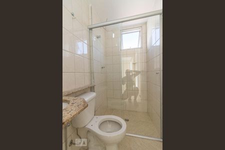 Banheiro de apartamento para alugar com 3 quartos, 67m² em Palmares, Belo Horizonte