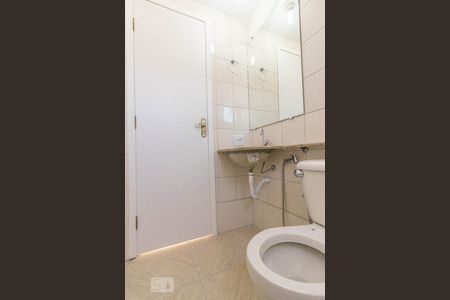 Banheiro de apartamento para alugar com 3 quartos, 67m² em Palmares, Belo Horizonte