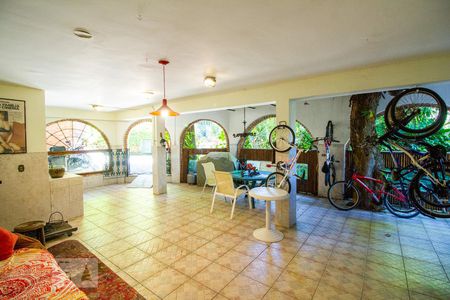 Casa de condomínio para alugar com 600m², 4 quartos e 3 vagasAnexo Garagem