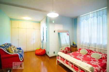 Casa de condomínio para alugar com 600m², 4 quartos e 3 vagasQuarto 1