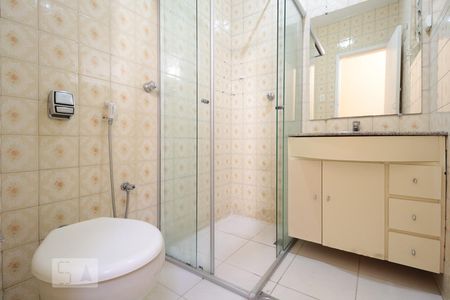 Banheiro  de apartamento para alugar com 2 quartos, 80m² em Centro, Belo Horizonte