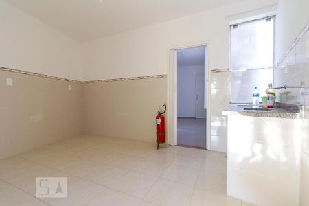 Cozinha  de apartamento para alugar com 1 quarto, 60m² em Vila Carrão, São Paulo