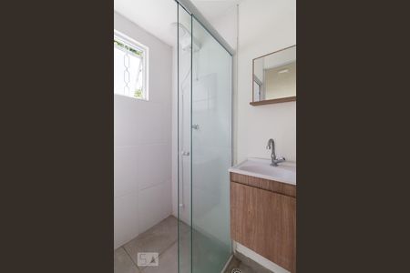 Banheiro de kitnet/studio para alugar com 1 quarto, 15m² em Vila Matilde, São Paulo