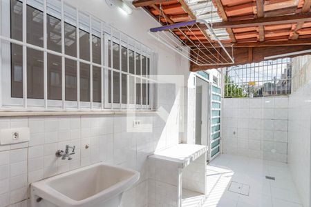 Casa de condomínio à venda com 104m², 3 quartos e 2 vagasArea de Serviços